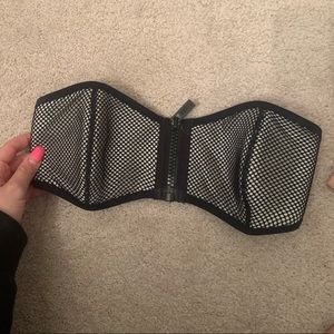 Strapless triangl top